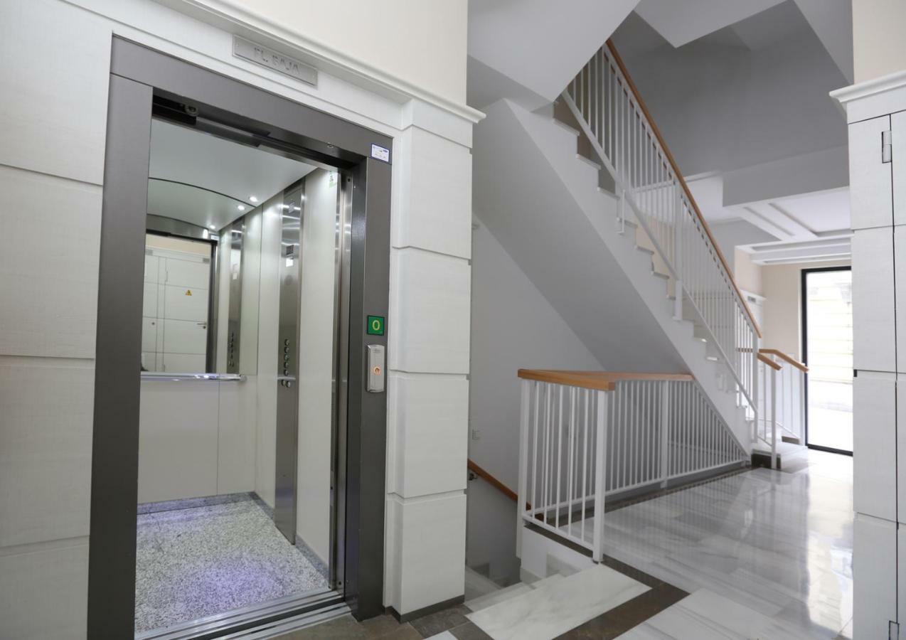 Apartamento De Diseno Con Jacuzzi Privado グラナダ エクステリア 写真